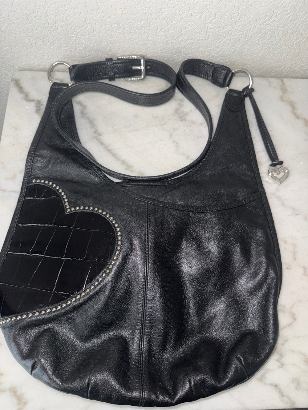Brighton Vintage Black Leather Heart Accent Shoulder Bag🖤👜 E323240